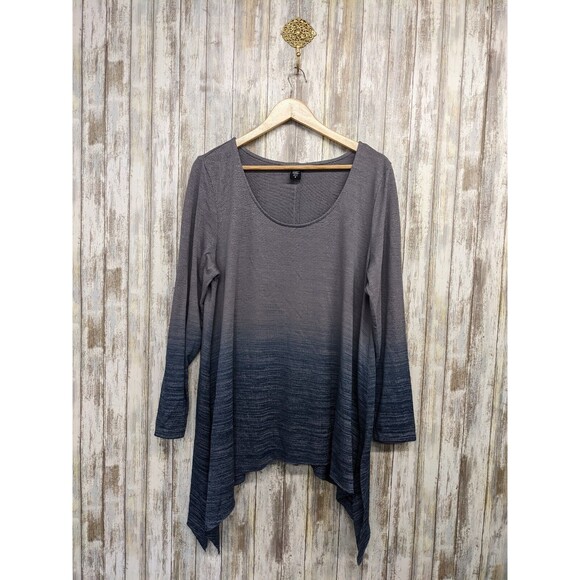 Torrid Sweater Blue Ombre Asymmetric Shark Bite Hem Scoop Neck Size 2 / 2X - Picture 1 of 8